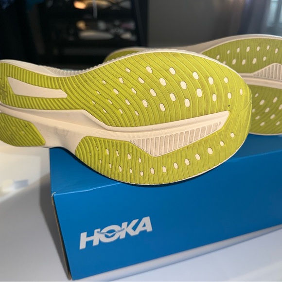 HOKA girlsWomen's Athletic Shoes size 6Y/8W - Picture 7 of 8